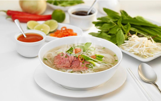 Quán phở Bưng – Phở vỉa hè Hàng Trống